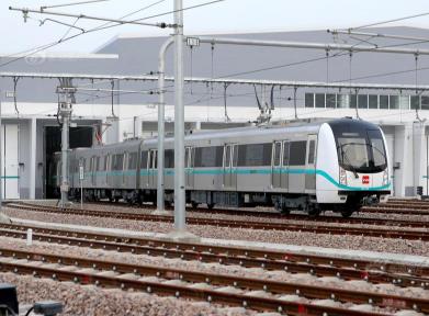 美女硕士开地铁：第一列巾帼车组正式成立