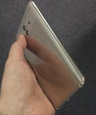 奇怪31岁儿子为何扮高中生:母子二人入戏太深 奇怪31岁儿子为何扮高中生:母子二人入戏太深