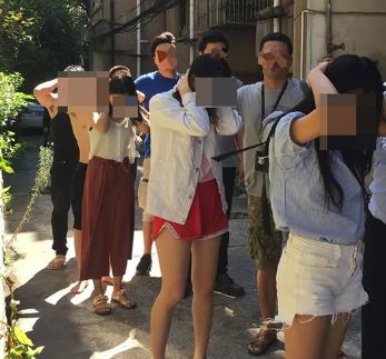 19岁女孩混成黑老大:打架斗殴不输男人 19岁女孩混成黑老大:打架斗殴不输男人