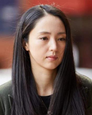 董璇风波后首发声：坚强的女人不需要眼泪