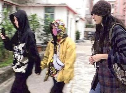 成龙女儿再流落街头:吴卓林妻子为何不让吴卓林工作 成龙女儿再流落街头:吴卓林妻子为何不让吴卓林工作