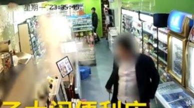 因3块5持刀闹便利店究竟是什么深仇大恨：案发经过