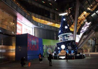 因玩手机迷路被困商场:不料警察也中圈套向同事求救 因玩手机迷路被困商场:不料警察也中圈套向同事求救