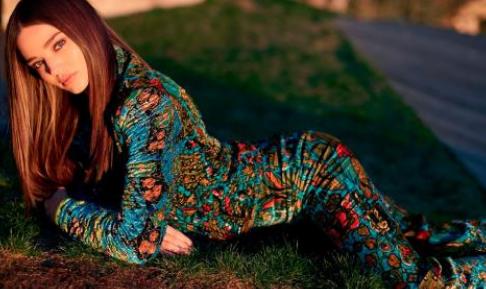 米兰达可儿怀三胎，十个月前刚为富豪老公生完子