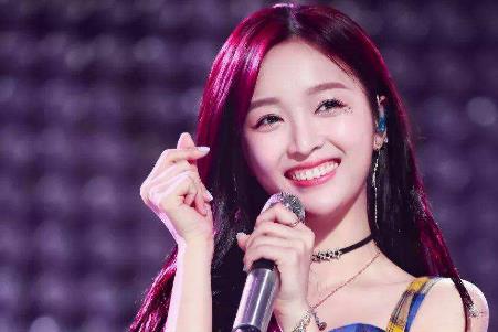 吴宣仪行李箱丢失，愚人节被私生饭偷走粉丝细心叮嘱