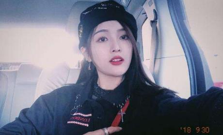 吴宣仪行李箱丢失，愚人节被私生饭偷走粉丝细心叮嘱