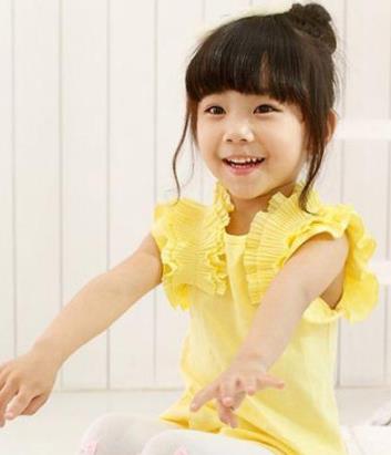 小女孩怎样扎头发才可爱，18款给女儿扎头发图片