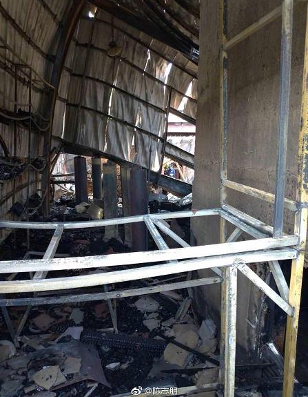 陈志朋父母疑似遭纵火,现场一片狼藉父母心血付诸东流 陈志朋父母疑似遭纵火,现场一片狼藉父母心血付诸东流