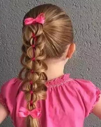 小女孩简单的发型扎法,10款给女儿扎头发图片