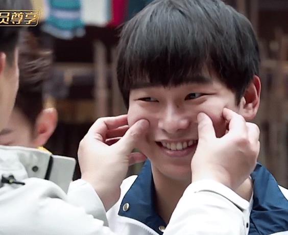 彭昱畅好能吃，向往的生活中胖成了膨膨吻戏要接不到了