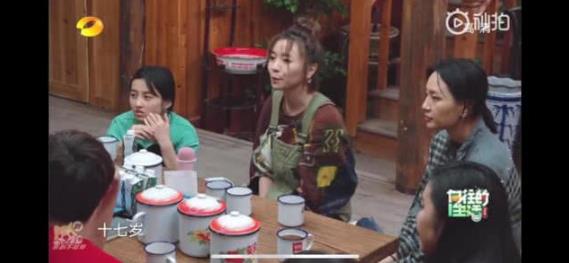 黄雅莉向往的生活唱蝴蝶泉边，快女合体何炅感慨哭泣