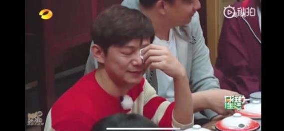 黄雅莉向往的生活唱蝴蝶泉边，快女合体何炅感慨哭泣