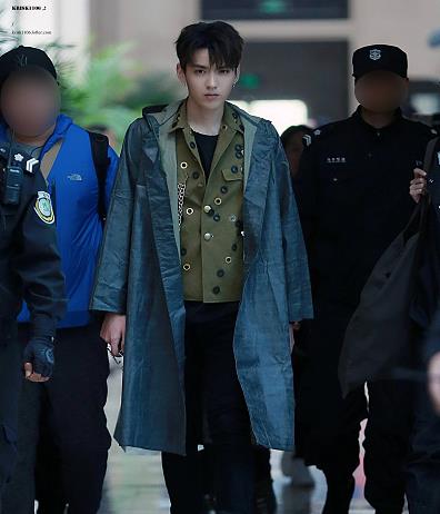 贵的衣服和便宜的衣服差很多吗，网友我差的是钱