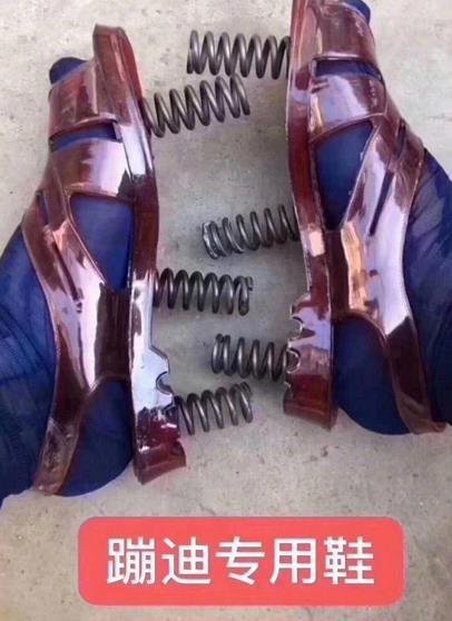 最丑鞋子大赛是个什么梗，你一定没见过这么丑的鞋子