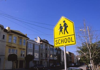 深圳学位房地下生意，家长花费18万买“假租赁合同”