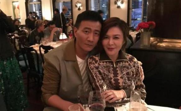 关之琳胡军庆功宴,刘嘉玲林青霞不老女神齐亮相 关之琳胡军庆功宴,女神着装时尚优雅大方