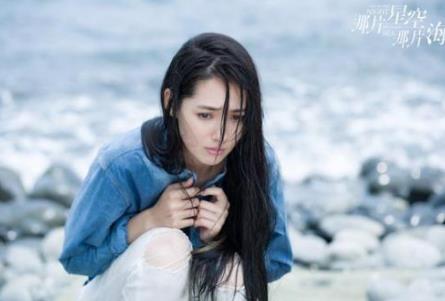 向佐求婚郭碧婷成功，订婚宴手戴大钻戒成小向太