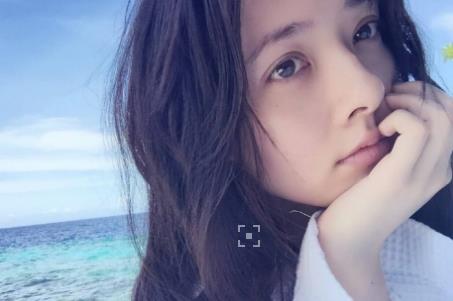 向佐求婚郭碧婷成功，订婚宴手戴大钻戒成小向太