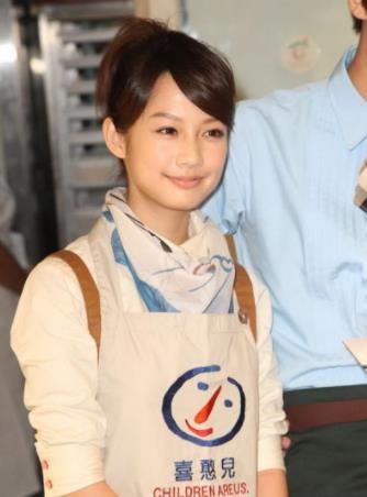 简嫚书个人资料简介:简嫚书与大十岁老公结婚生子