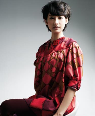 简嫚书个人资料简介:简嫚书与大十岁老公结婚生子