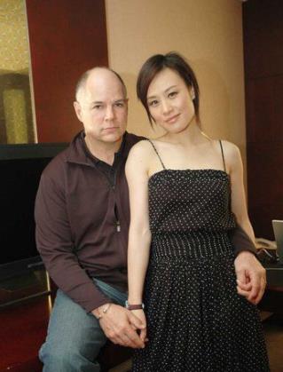 邬君梅老公是谁:邬君梅为什么一直没有孩子