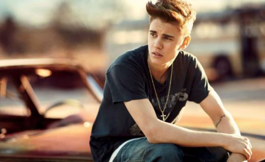 贾斯丁比伯真实年龄多少:贾斯丁比伯女友是谁