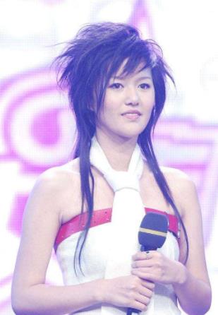 谭维维是哪届超女出道的:谭维维怎么突然火了