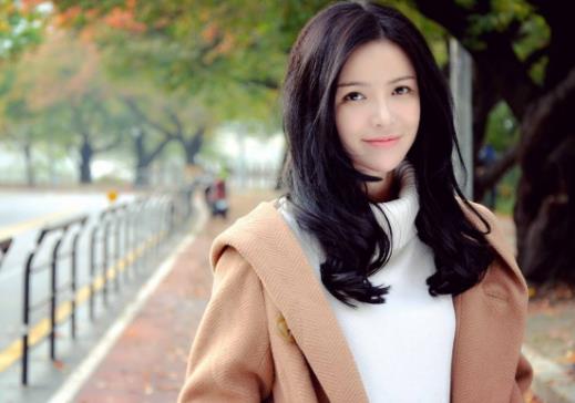 班嘉佳整容了吗:班嘉佳是同性恋吗