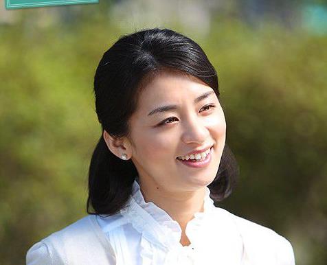 尾野真千子个人资料简介:尾野真千子和平分手令人惋惜