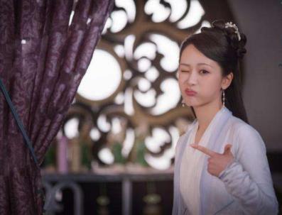 白素贞扮演者有几位:鞠婧祎杨紫刘涛赵雅芝版...