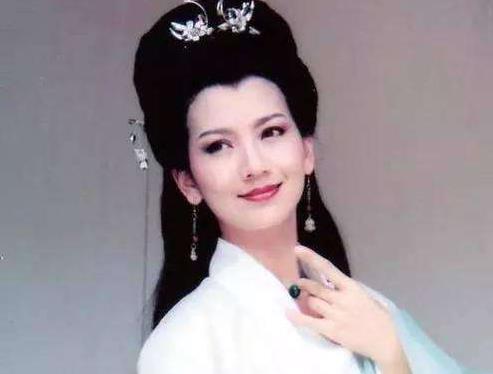 白素贞扮演者有几位:鞠婧祎杨紫刘涛赵雅芝版...