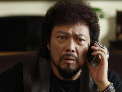 张菲老婆离婚人不离:如亲人照料如初