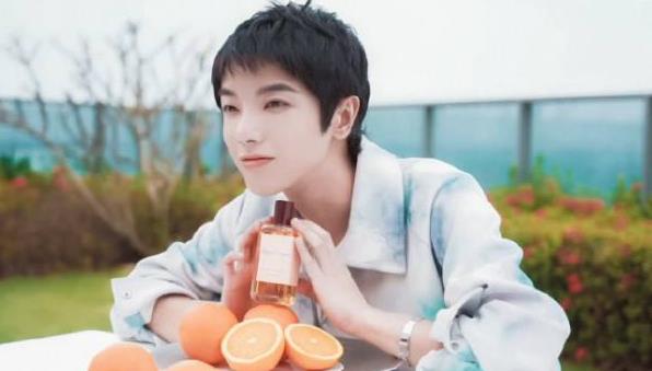 华晨宇恋情,华晨宇的粉丝名叫什么 华晨宇恋情,华晨宇的粉丝名叫什么