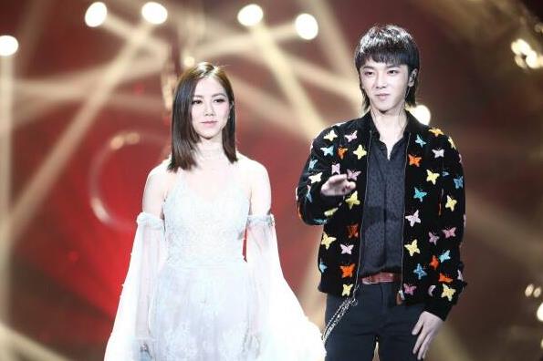 华晨宇邓紫棋同台演唱,华晨宇邓紫棋同台综艺