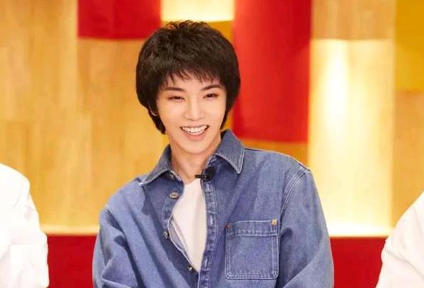 华晨宇方辟谣恋情二胎等传闻,华晨宇的真名