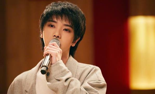 华晨宇方辟谣恋情二胎等传闻,华晨宇的真名