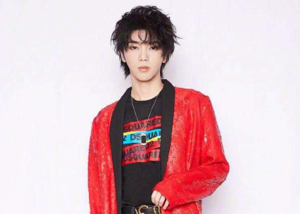 华晨宇真爱粉问卷,华晨宇的身世及资料 华晨宇真爱粉问卷,华晨宇的身世及资料