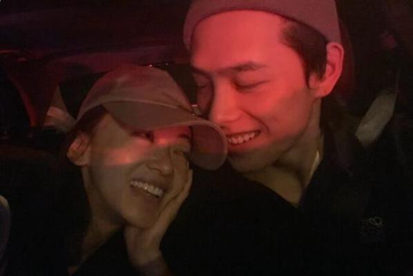 吴谨言和洪尧的亲密照事件,吴谨言洪尧在一起了吗 吴谨言和洪尧的亲密照事件,吴谨言洪尧在一起了吗