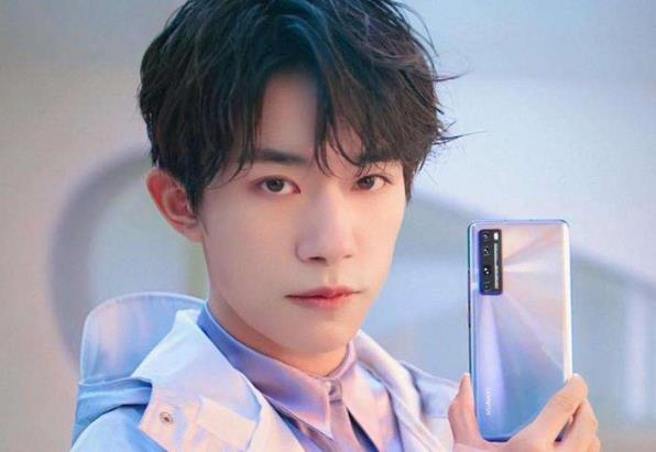 易烊千玺两段恋情,易烊千玺个人资料简介及家世