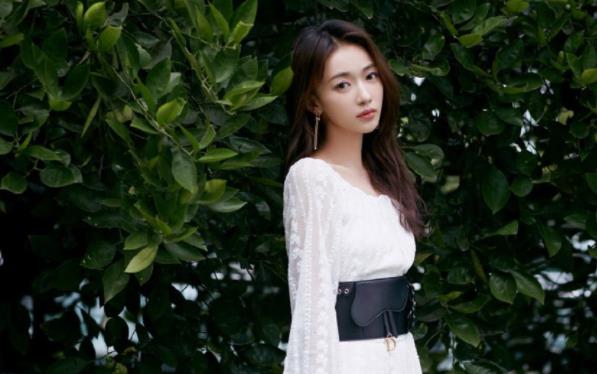 吴谨言跟谁在一起了,吴谨言身高体重多少斤