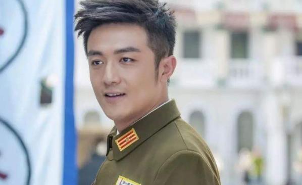 李泽锋的老婆叫什么,李泽锋年龄多大