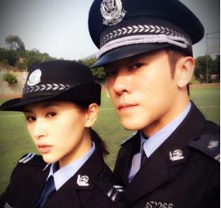 王子文坐吴永恩肩上自拍表示恩爱，王子文演的警察是什么电视剧 