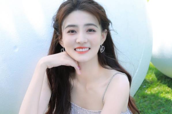 徐璐家世显赫,徐璐家里到底干什么的 徐璐家世显赫,徐璐家里到底干什么的