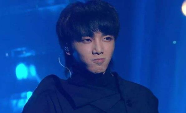 华晨宇是被谁选出道的,华晨宇什么节目出道的 华晨宇是被谁选出道的,华晨宇什么节目出道的