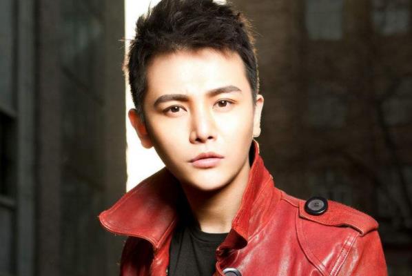 说起来孙坚会有许多人以为他为历史人物,现实中他是一个演员,不过他的