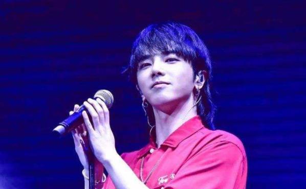 2021年的华晨宇变了,2021华晨宇演唱会门票多少钱