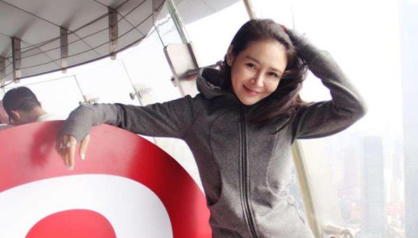 于明加丈夫是谁,于明加年龄多大