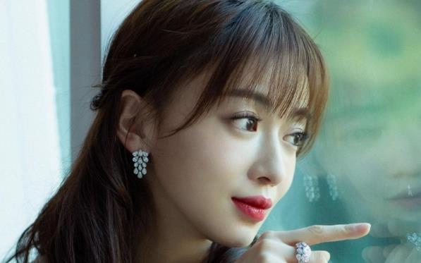 吴谨言男朋友是谁和于正什么关系,吴谨言160都没有吧 吴谨言男朋友是谁和于正什么关系,吴谨言160都没有吧