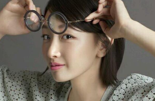 周冬雨和谁谈恋爱了,周冬雨今年多少岁