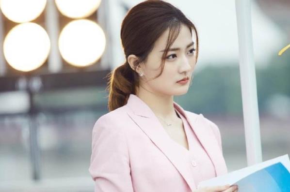 徐璐现任男朋友是谁,徐璐经纪人是谁 徐璐现任男朋友是谁,徐璐经纪人是谁